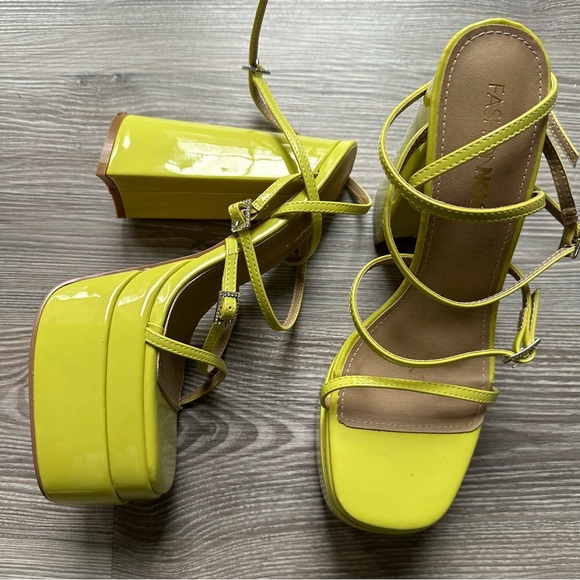 Fashion Nova Show Me a Good Time Platform Heels Size 6.5 Lime - Picture 7 of 9